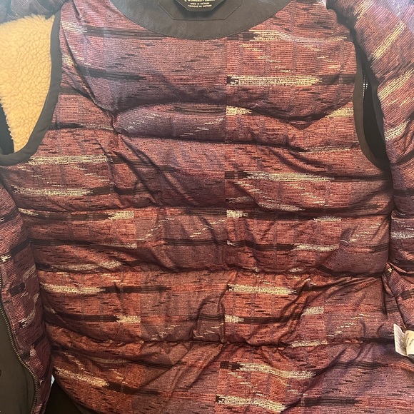 Patagonia vest only worn once, perfect condition - Picture 4 of 4